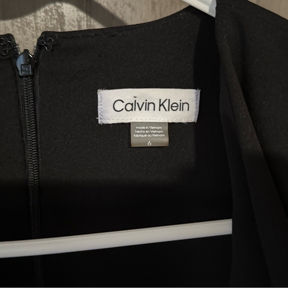 Calvin Klein - Picture 8 of 12